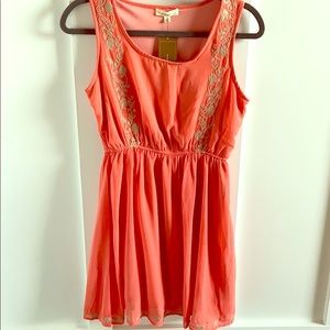 Francesca’s collection- peach flowy dress